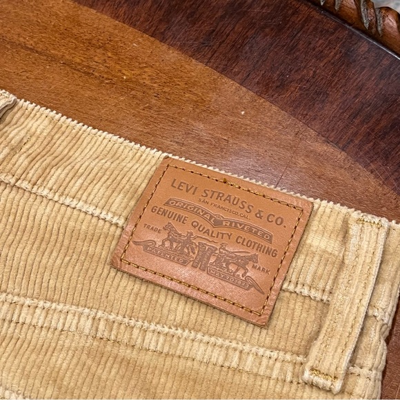 Levi’s Premium Women’s Ribcage Bootcut Corduroy Pants Iced Coffee 29x32 Tan 90s - Picture 9 of 16